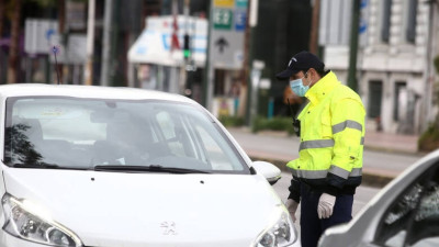 Πώς θα μπει «στοπ» στους ταξιδιώτες του Πάσχα – Σκέψεις για αφαίρεση πινακίδων