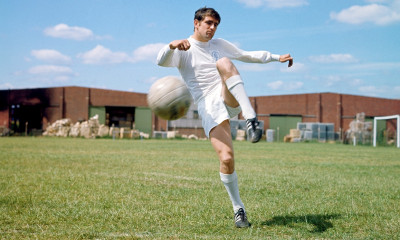 Θρήνος: Θύμα του κορονοϊού θρύλος της Λιντς και της Εθνικής Αγγλίας (photos+video)