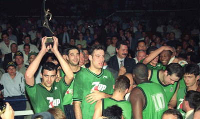 Σαν σήμερα η... μαχαιριά του Κορνίλιους στον Ολυμπιακό (video+photos)