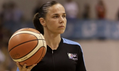 Η διαιτητής που άφησε τη σφυρίχτρα για να παλέψει κόντρα στον κορονοϊό