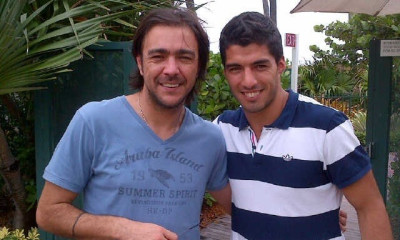 Όταν ο Αλβάρο Ρεκόμπα έκανε δώρο ποδοσφαιρικά παπούτσια στον Λουίς Σουάρες (video)