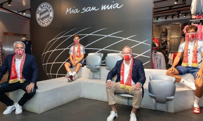 Κορονοϊός: Ρεκόρ πωλήσεων μασκών της Μπάγερν (photos)