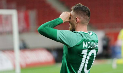 Ο Μουνιέ δίνει τη φανέλα του από το ντέρμπι στο Φάληρο για καλό σκοπό! (video)