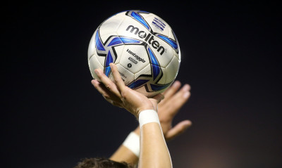 Οι συζητήσεις Super League με ΠΣΑΠ για το ψαλίδι στα συμβόλαια