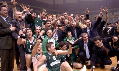 Όταν ο Παναθηναϊκός έραψε το 3ο αστέρι μέσα στη Μπολόνια! (photos+vids)