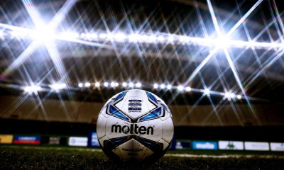 Super League: Καταδίκασε τις αφίσες στον Πειραιά