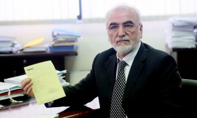 Όταν ο Ιβάν Σαββίδης πλήρωνε τα χρέη του ΠΑΟΚ (video)