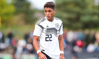 «Χτύπησε» 17χρονο ταλέντο η Μπάγερν Μονάχου (video)