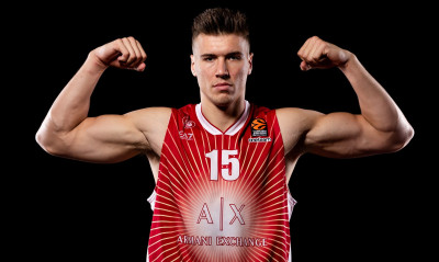 Κράτησε Ταρζέσφσκι η Αρμάνι Μιλάνο