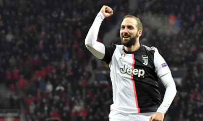 Ανησυχία στη Γιουβέντους για Ιγκουαϊν (photos)