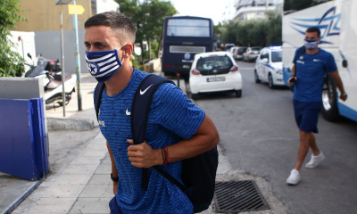 Ατρόμητος-Λαμία: Τα πανό των γηπεδούχων για τα άδεια καθίσματα (photos+videos)