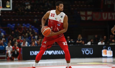 Αρμάνι Μιλάνο: Ανανέωσε και επίσημα ο Μπρούκς (video)