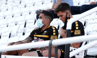 ΟΦΗ-ΑΕΚ: Γι' αυτό έστειλε στην εξέδρα τον Κλωναρίδη ο Καρέρα (photos)