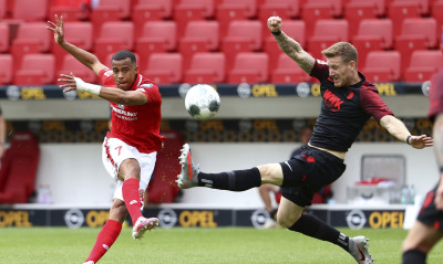 Η Αουγκσμπουργκ «καθάρισε», η Μάιντς «έμπλεξε» (video)