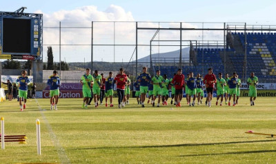 Αστέρας Τρίπολης: Με Λουίς Φερνάντεθ και Δουβίκα