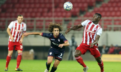 Η σέξι ρεπόρτερ Ολυμπιακού που έριξε… πόρτα στον Ουάρντα (photos)