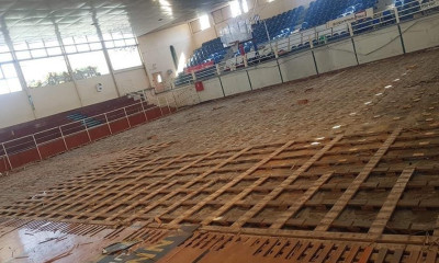 Ιωνικός Νικαίας: Αλλάζουν το παρκέ στον «Πλάτωνα»! (photos)