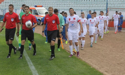 Απίστευτα πράγματα: Μάνα και κόρη ανέλαβαν ομάδα και έδιωξαν τον προπονητή (photos)