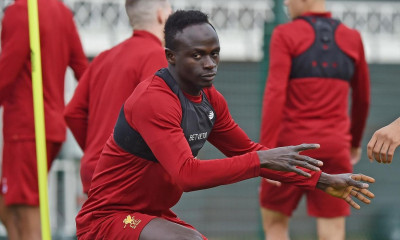 Στον... κόσμο του ο Μανέ, έκανε σπριντ ενώ όλοι είχαν γονατίσει (video)