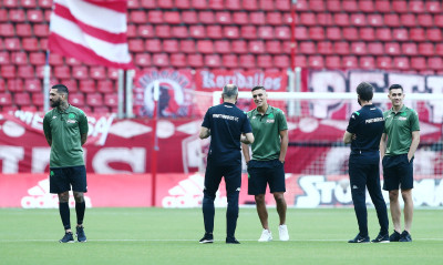 Ολυμπιακός-Παναθηναϊκός: Με Ανουάρ δεξιά και τον Ζαχίντ βασικό