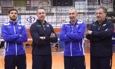 Ο Νίκος Μπουτσουρής ανέλαβε τα... ηνία του Ηλυσιακού!