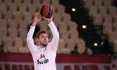 Πατέρας Βεζένκοφ: «Θέμα χρόνου να υπογράψει στον Ολυμπιακό»