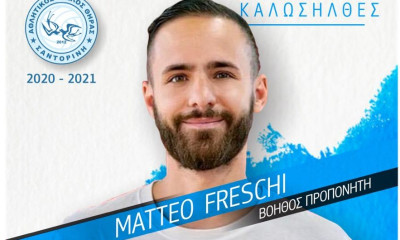 Φέρνει αέρα… ιταλικό ο βοηθός του Παπαδόπουλου στη Σαντορίνη