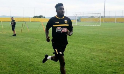 ΑΕΚ: Αποθέωση Ενομπακάρε από Εσπιρίτο Σάντος