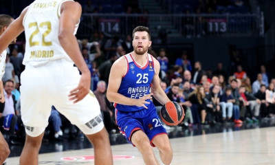 Η Εφές «έστειλε» τον Πίτερς