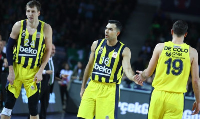 Φενέρμπαχτσε: Συνεχίζουν Βέσελι και Ντε Κολό