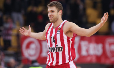 Βεζένκοφ: «Θέλω να καθιερωθώ»