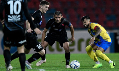 Super League: «Καίγεται» η Νέα Σμύρνη