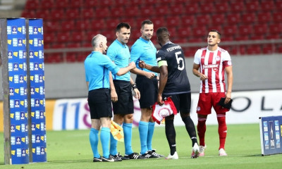 Ολυμπιακός-ΠΑΟΚ: Το επικό σκηνικό με τον Βαρέλα και το σπρέι του διαιτητή (photos)