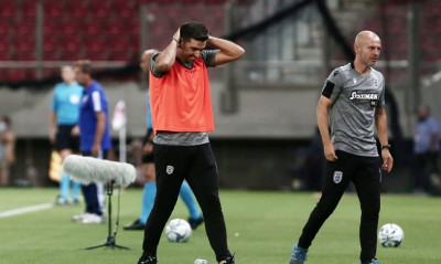 Ολυμπιακός-ΠΑΟΚ: Τραβούσε τα μαλλιά του ο Φερέιρα - Όλες οι αντιδράσεις του