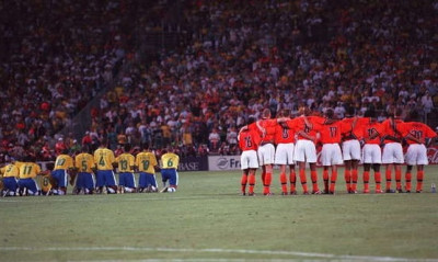 Βραζιλία - Ολλανδία: Γκολ και... ξύλο με πρόκριση στη «ρωσική ρουλέτα»! (photos+video)