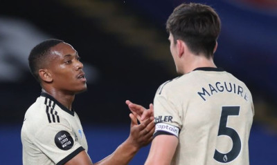 Premier League: Δεν αφήνει την Λέστερ να ξεφύγει η Γιουνάιτεντ (videos)