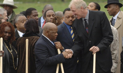 To NBA θρηνεί τον θάνατο του ήρωα Λιούις (photos)