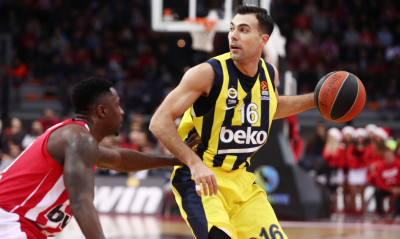 Ολυμπιακός: Στην Αθήνα ο Σλούκας, πέφτουν οι υπογραφές!