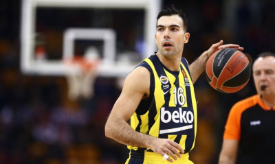 Ολυμπιακός: Η στιγμή της υπογραφής του Σλούκα (photos)