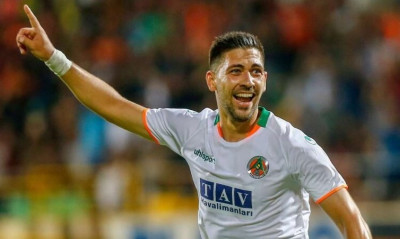 Ασταμάτητος ο Μπακασέτας: Σκόραρε ξανά (video)