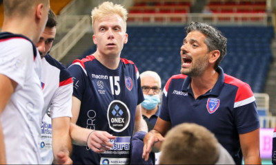 Φοίνικας Σύρου: Μένει στο «τιμόνι» ο Ορφανός