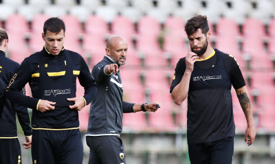 ΑΕΚ: Στην έξοδο Ντέλετιτς, Σιμάο