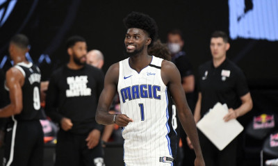 NBA: Σοκαριστικός τραυματισμός για τον Άιζακ των Μάτζικ (video)