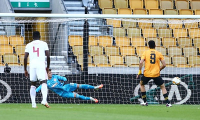 Γουλβς – Ολυμπιακός: «Έγκλημα», πέναλτι και προβάδισμα οι Άγγλοι (videos+photos)