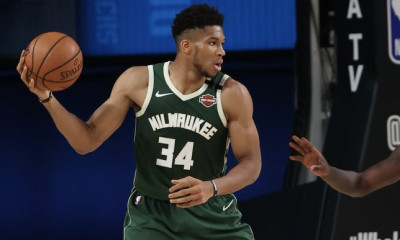 NBA: Επέμβαση για τον Αντετοκούνμπο (photos)