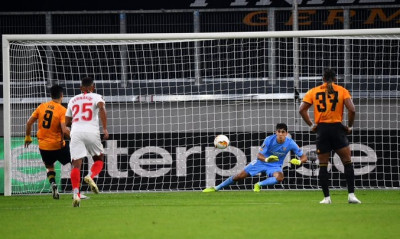 Γουλβς-Σεβίλλη: Έχασε πέναλτι ο Χιμένες, «φωνάζουν» οι Άγγλοι (video+photos)