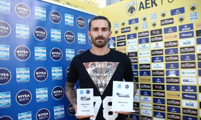 ΑΕΚ: Βράβευση και μήνυμα παραμονής από Λιβάγια (photos+video)