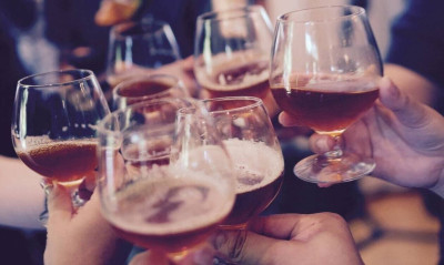 Κορονοϊός: Μπαρ και εστιατόρια - Σε ποιες περιοχές θα κλείνουν τα μεσάνυχτα