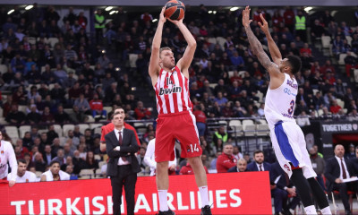 Βεζένκοφ: «Να επιστρέψει ο Ολυμπιακός εκεί που του αρμόζει»