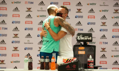 Ραφίνια: «Ο Ολυμπιακός είναι μία ακόμα πρόκληση» (video)